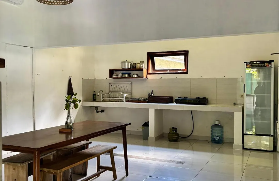 Black Sand Hostel Amed-1