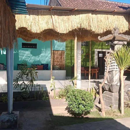 Black Sand Hostel Amed-2